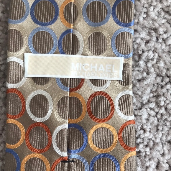 Michael Kors tan tie! - Picture 4 of 5